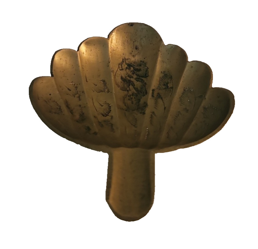 VTG etched mini brass ashtray floral leaf 3-legged ornate India 2.75x3.25" boho